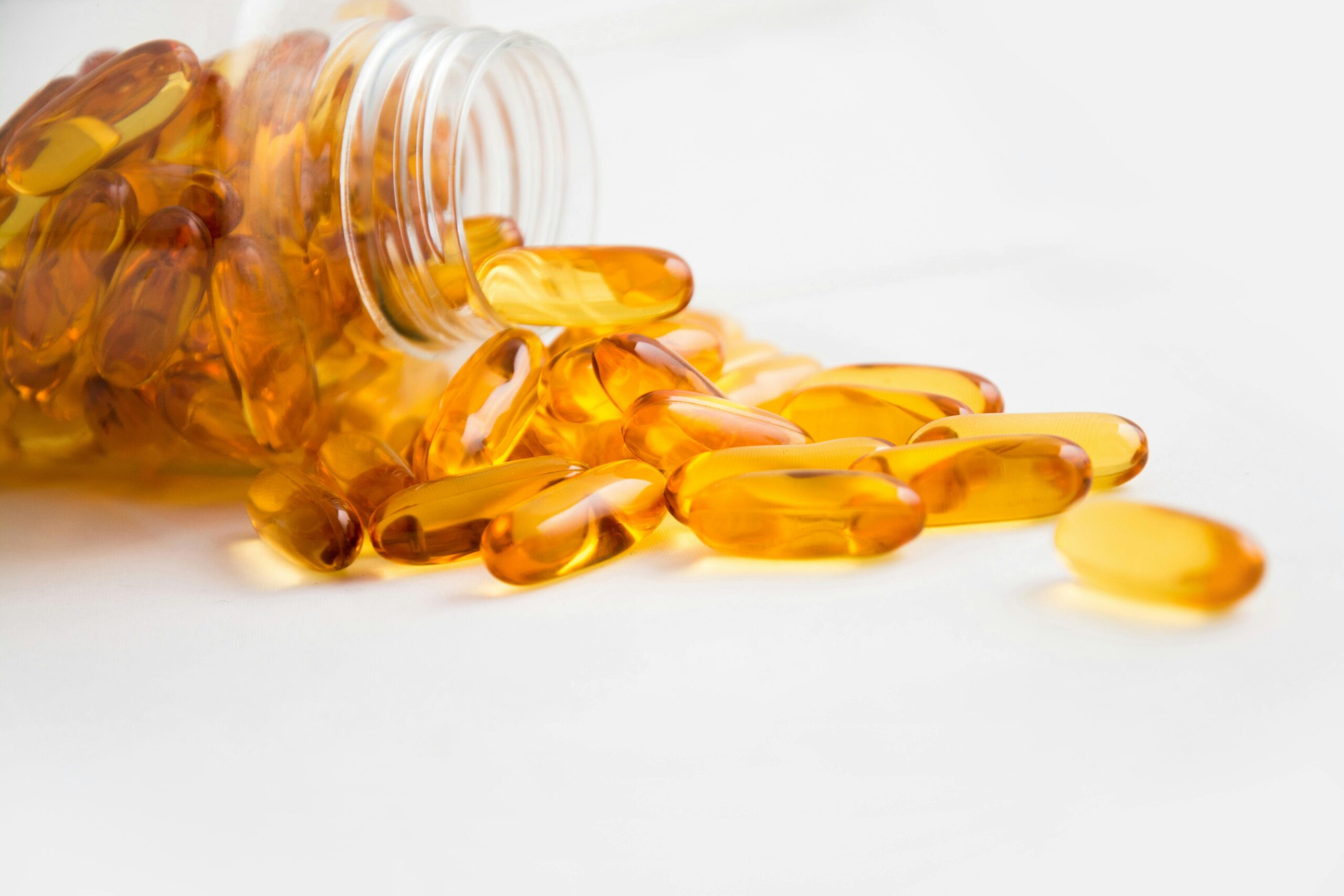 كل ما تحتاج معرفته عن دواء ليبيتور (Lipitor): كيف يعمل، فوائده في خفض الكوليسترول، الجرعات الصحيحة، الأعراض الجانبية المحتملة، وكيفية تحسين فعاليته من خلال النظام الغذائي وممارسة الرياضة